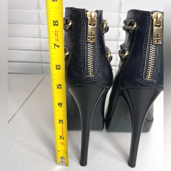 Tory Burch Lysa Leather Chain Sz 10 Ankle Boots - Picture 15 of 16